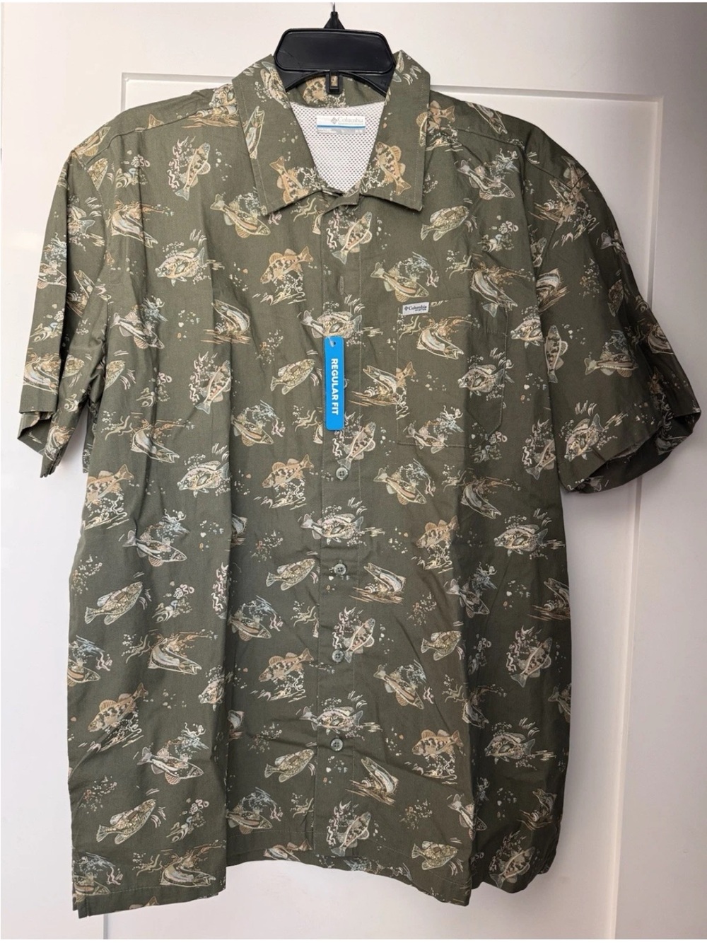 Columbia PFG Men's Short Sleeve. Olive Green with Fish Print. Size Medium